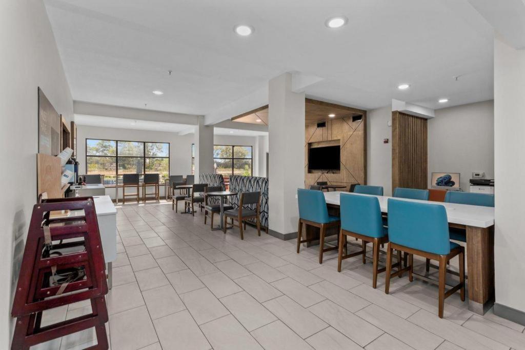Holiday Inn Express Crockett By Ihg Zewnętrze zdjęcie