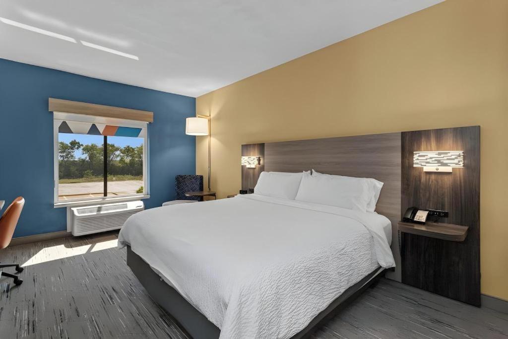 Holiday Inn Express Crockett By Ihg Zewnętrze zdjęcie