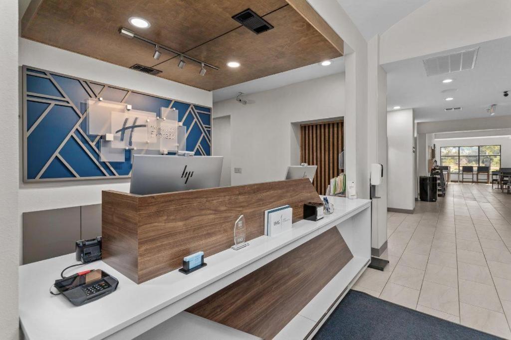 Holiday Inn Express Crockett By Ihg Zewnętrze zdjęcie